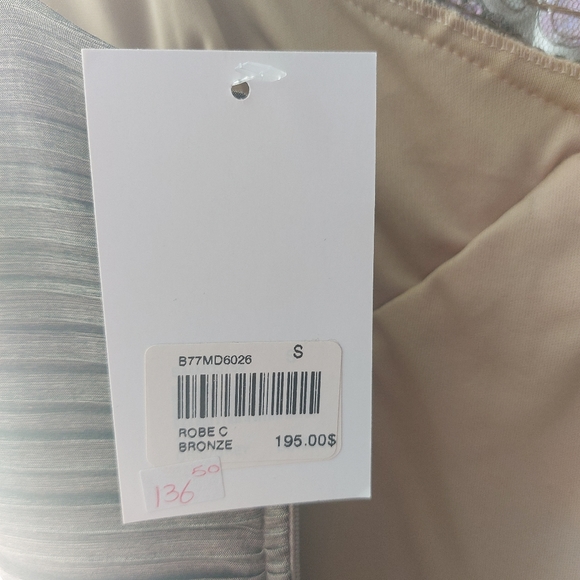 Womens dress w front sequin detail - Picture 6 of 6